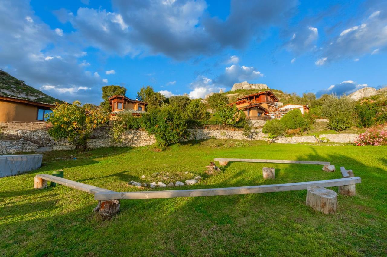 Eco Village Under The Cliffs Ilindentsi Dış mekan fotoğraf