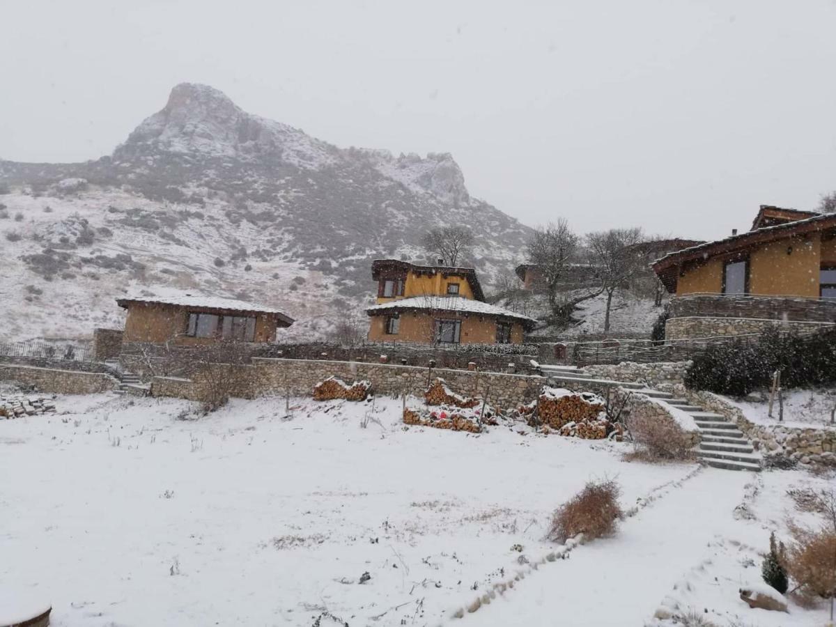 Eco Village Under The Cliffs Ilindentsi Dış mekan fotoğraf